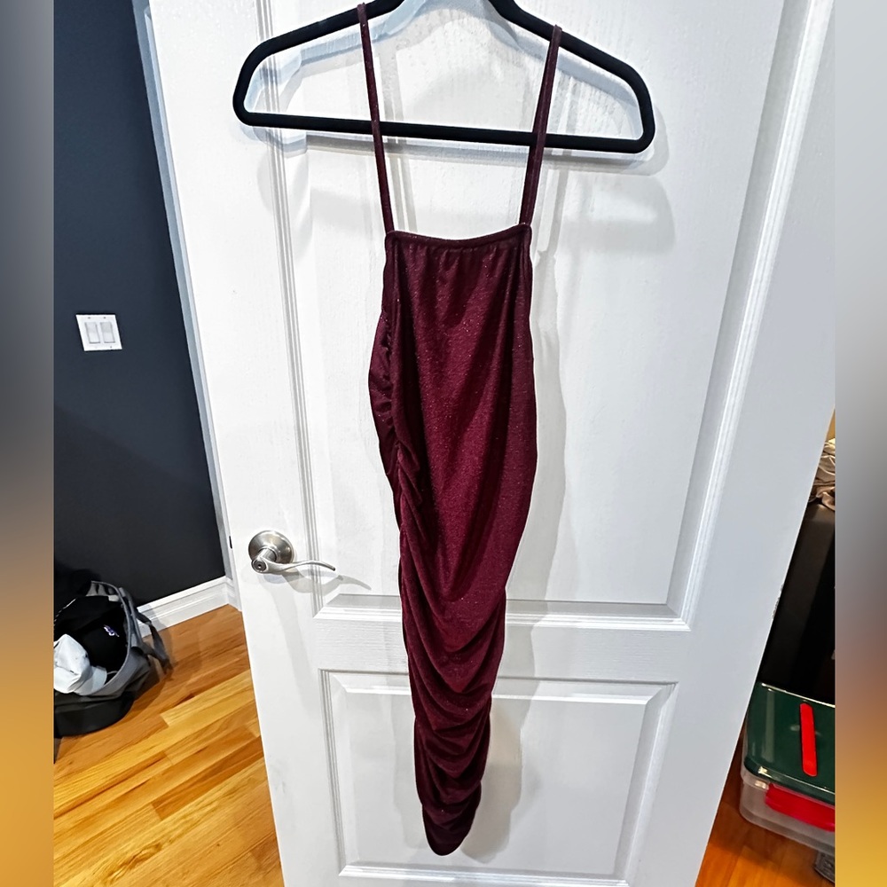 Worn once with love 
Prettylittlething maroon dress